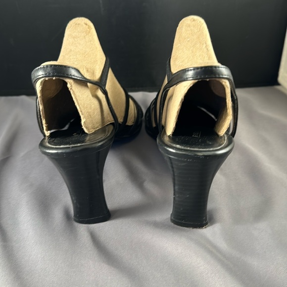 Fioni black strappy sandal with 3” heel size 9.5 W - Picture 3 of 6